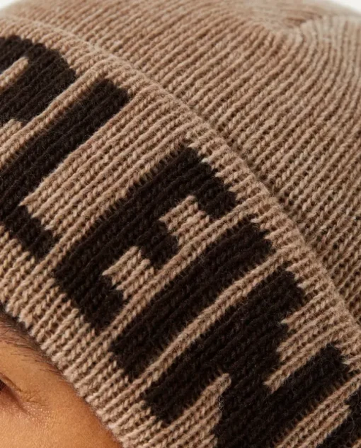 Żakardowa czapka w beżowym kolorze z logo