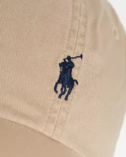 Beżowa czapka Chino z logo