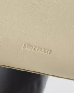 Beżowa skórzana torebka JWA Corner Bag