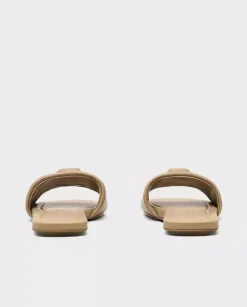 Beżowe klapki The J Marc Leather Sandal