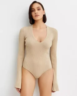Beżowe prążkowane body