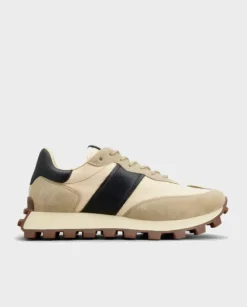 Beżowe zamszowe sneakersy