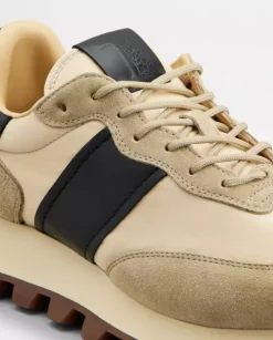 Beżowe zamszowe sneakersy