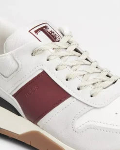 Beżowe zamszowe sneakersy