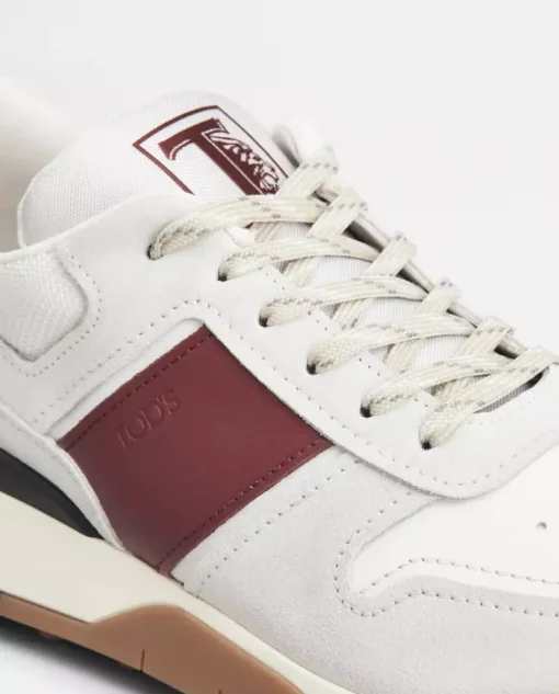 Beżowe zamszowe sneakersy