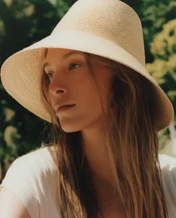 Beżowy kapelusz Bucket Hat