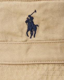 Beżowy kapelusz z haftowanym logo