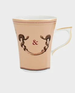 Beżowy kubek porcelanowy