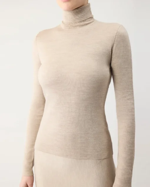 Beżowy sweter z golfem May