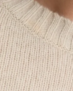 Beżowy sweter z kaszmiru