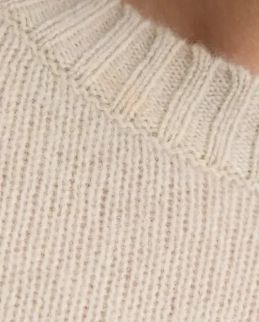 Beżowy sweter z kaszmiru