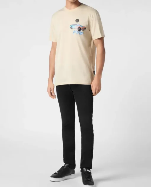 Beżowy t-shirt z nadrukiem samochodu