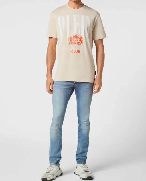 Beżowy t-shirt z nadrukowanym logo