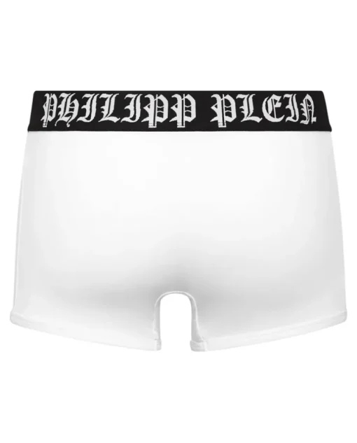 Białe bokserki