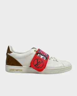 Białe skórzane sneakersy