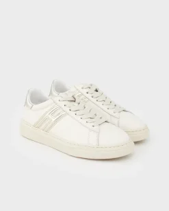 Białe skórzane sneakersy
