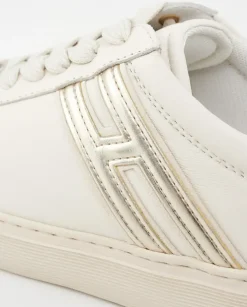 Białe skórzane sneakersy