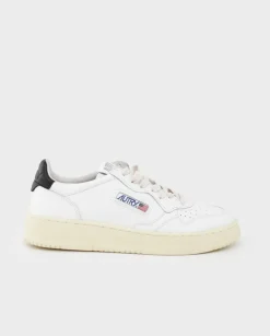 Białe skórzane sneakersy Medalist