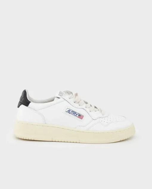 Białe skórzane sneakersy Medalist