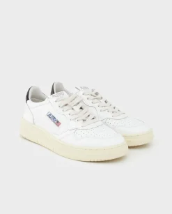 Białe skórzane sneakersy Medalist