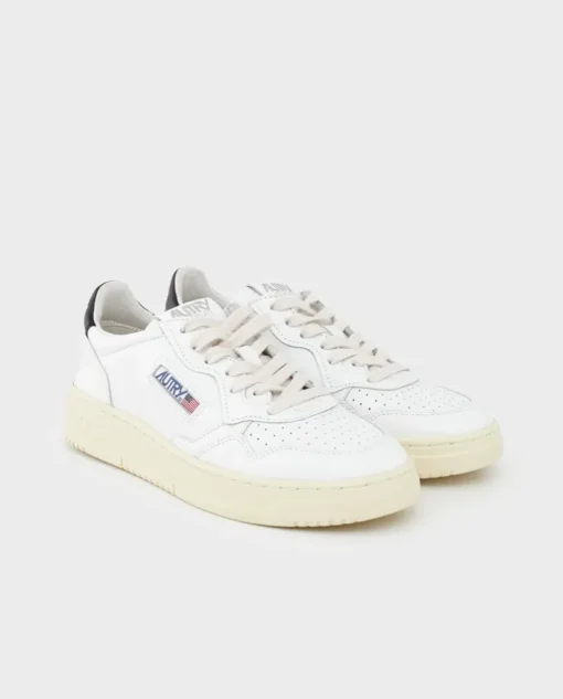 Białe skórzane sneakersy Medalist
