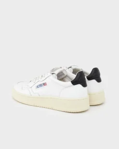 Białe skórzane sneakersy Medalist