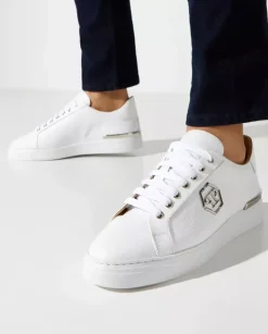 Białe skórzane sneakersy z monogramem