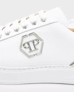 Białe skórzane sneakersy z monogramem