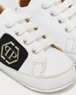 Białe sneakersy z logo 0-1 lat