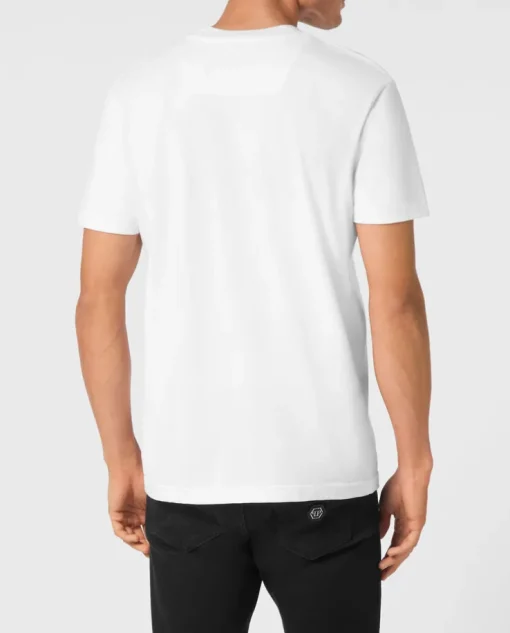 Biały bawełniany t-shirt z naszywkami