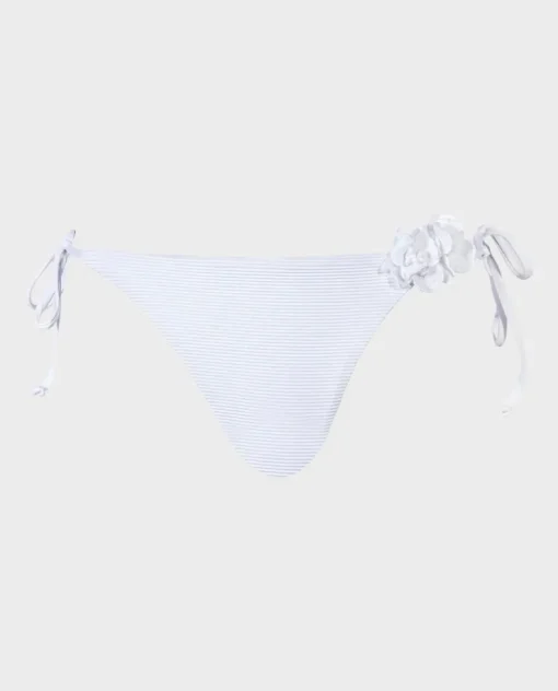 Biały dół od bikini z kwiatem