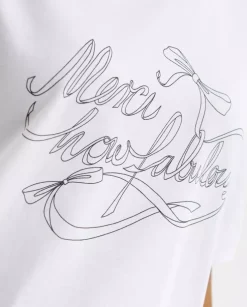 Biały t-shirt „Merci, How Fabulous”