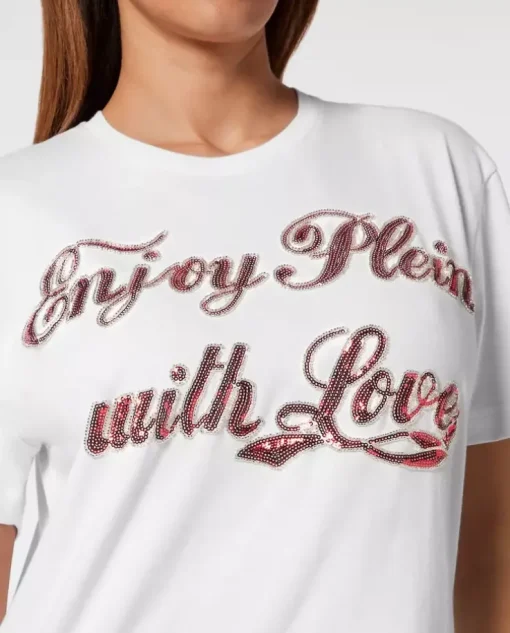 Biały t-shirt z cekinowym napisem