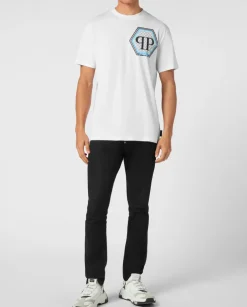 Biały t-shirt z geometrycznym logo