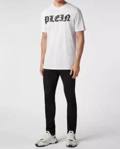 Biały t-shirt z gotyckim logo