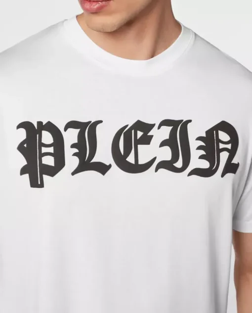 Biały t-shirt z gotyckim logo