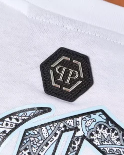 Biały t-shirt z grafiką Paisley Teddy Bear