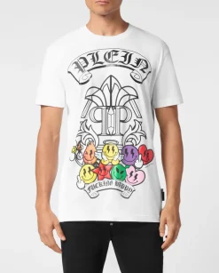 Biały t-shirt z kolorowym nadrukiem i logo