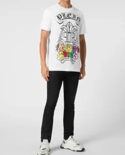 Biały t-shirt z kolorowym nadrukiem i logo