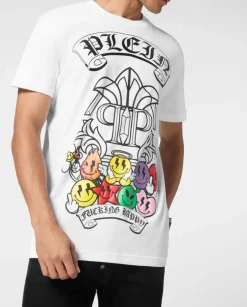 Biały t-shirt z kolorowym nadrukiem i logo
