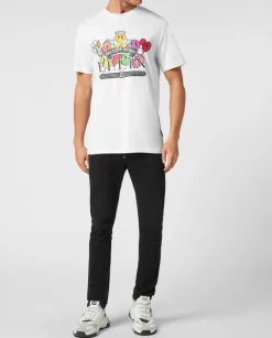 Biały t-shirt z kolorowym nadrukiem