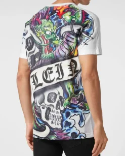 Biały t-shirt z kolorowym nadrukiem