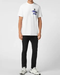 Biały t-shirt z nadrukiem na piersi