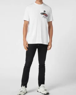 Biały t-shirt z nadrukiem wyścigówki