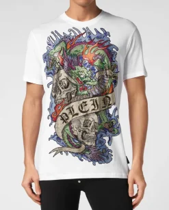 Biały t-shirt z ozdobną aplikacją
