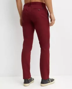 Bordowe spodnie chino