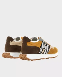 Brązowe zamszowe sneakersy