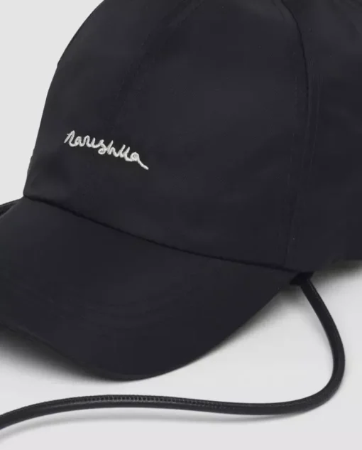 Czarna czapka z daszkiem i wyszywanym logo Darnis