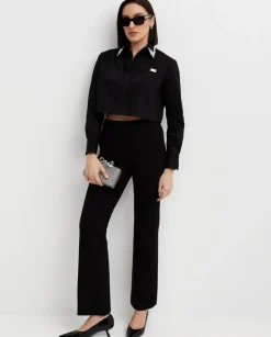 Czarna koszula o kroju crop top