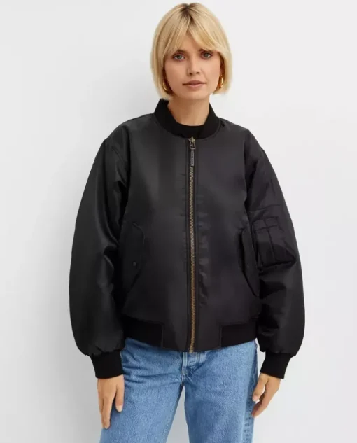 Czarna kurtka oversize